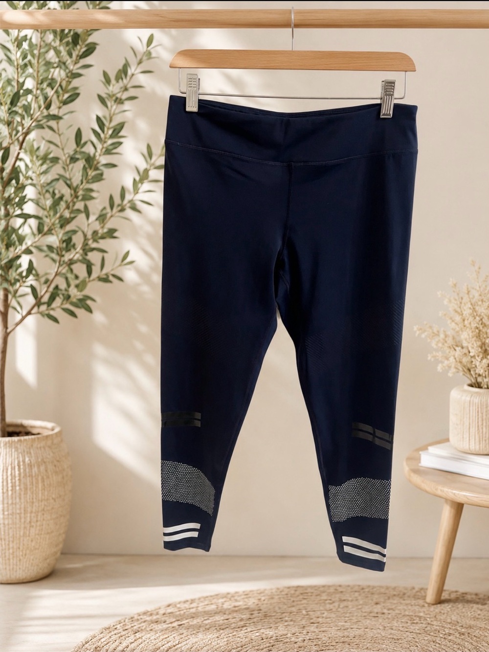 Lilybod Navy Active Leggings with Reflective Accents Sz Small